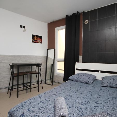 04 - Chambre Avec Lit Double Proche Paris Et Transports Wifi Сен-Дени Экстерьер фото