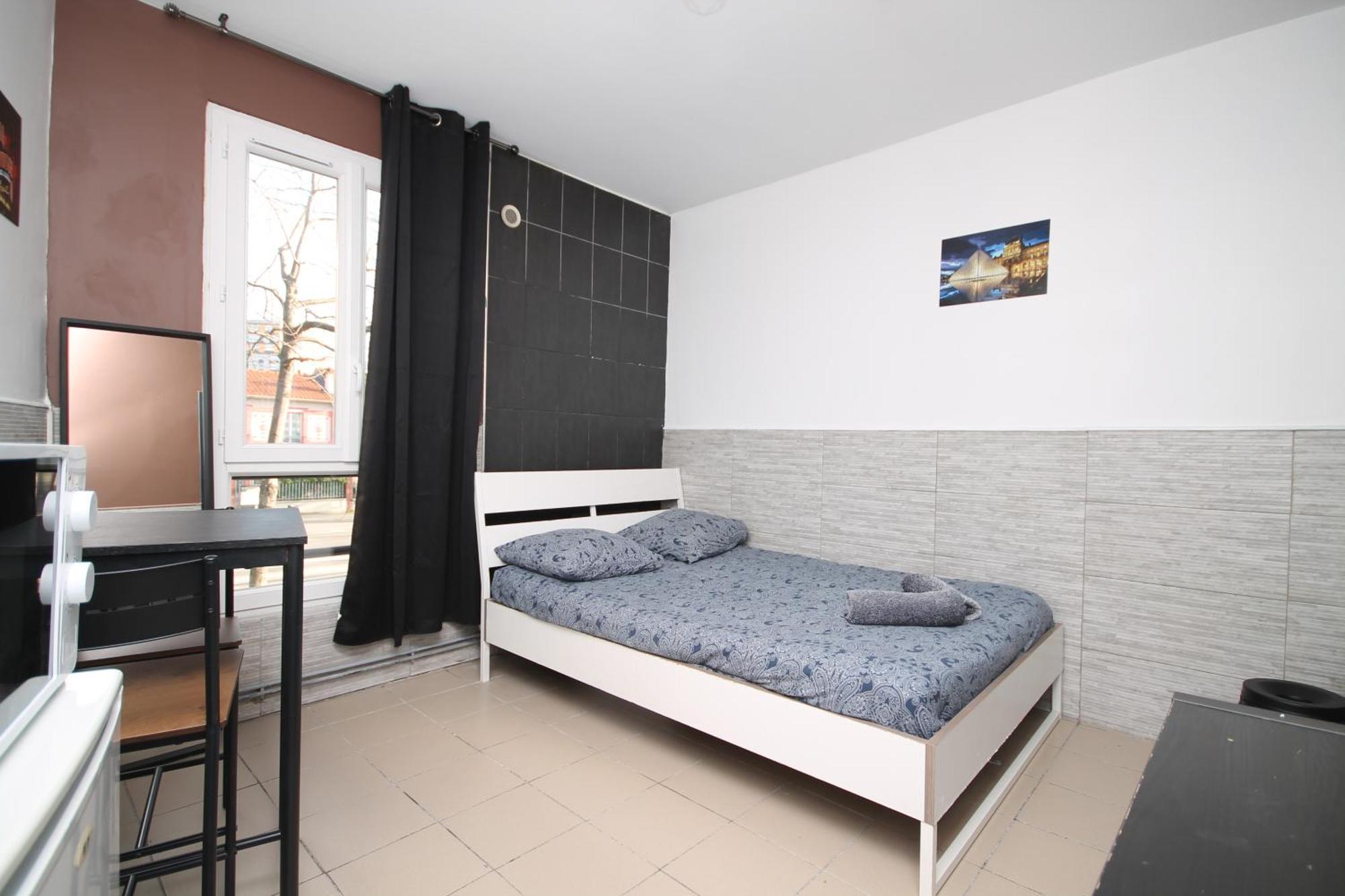04 - Chambre Avec Lit Double Proche Paris Et Transports Wifi Сен-Дени Экстерьер фото